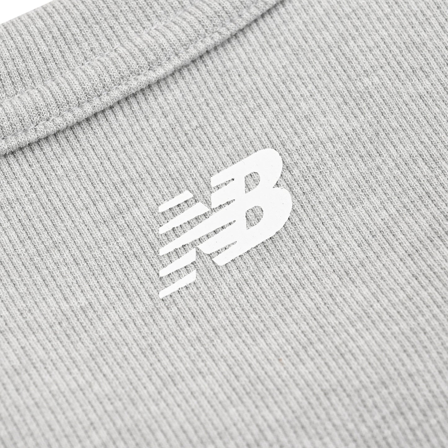 TOKYO DESIGN STUDIO New Balance - Sleeveless Top UT55103 - RCD