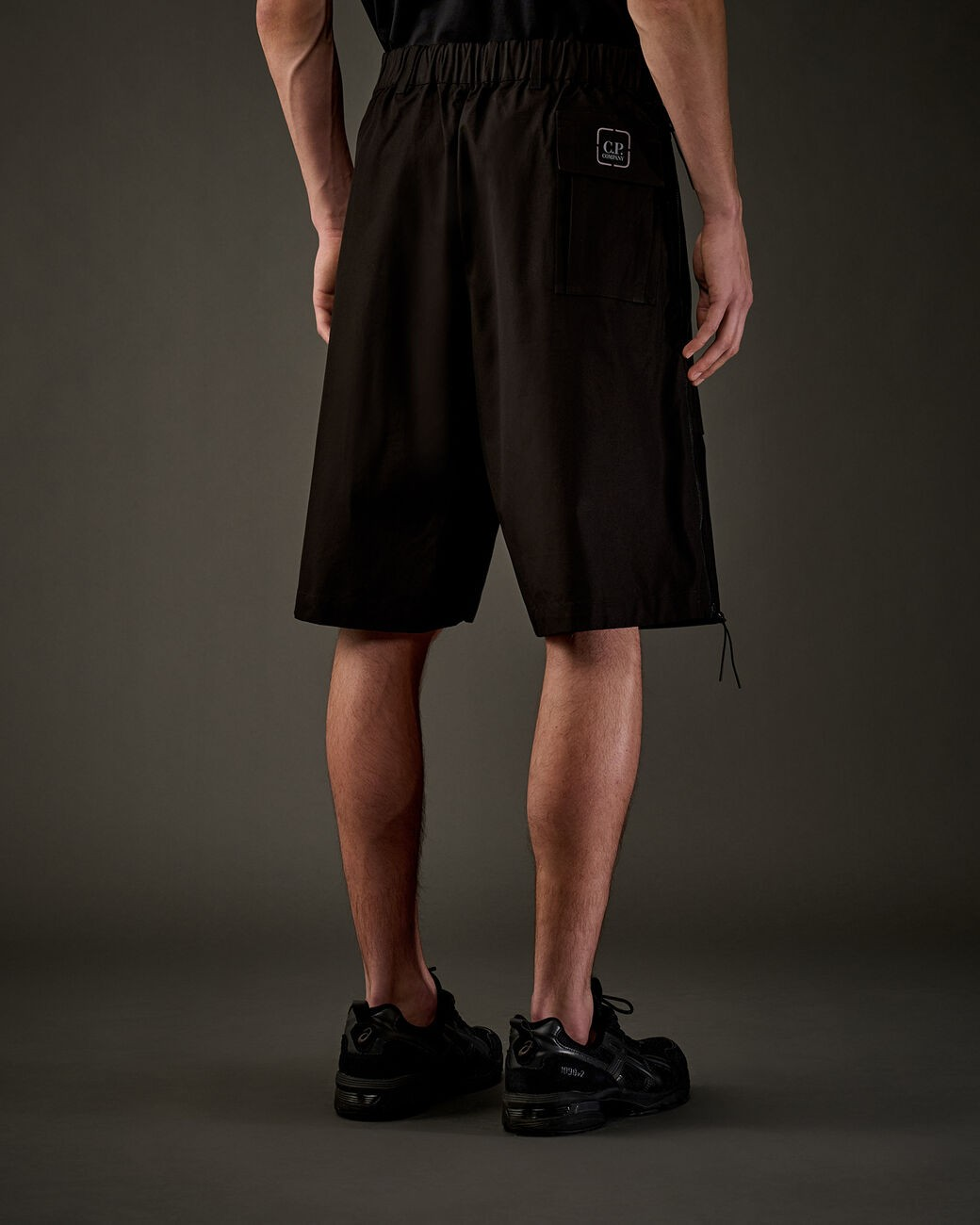 C.P. COMPANY - METROPOLIS HYST SHORTS - BLACK