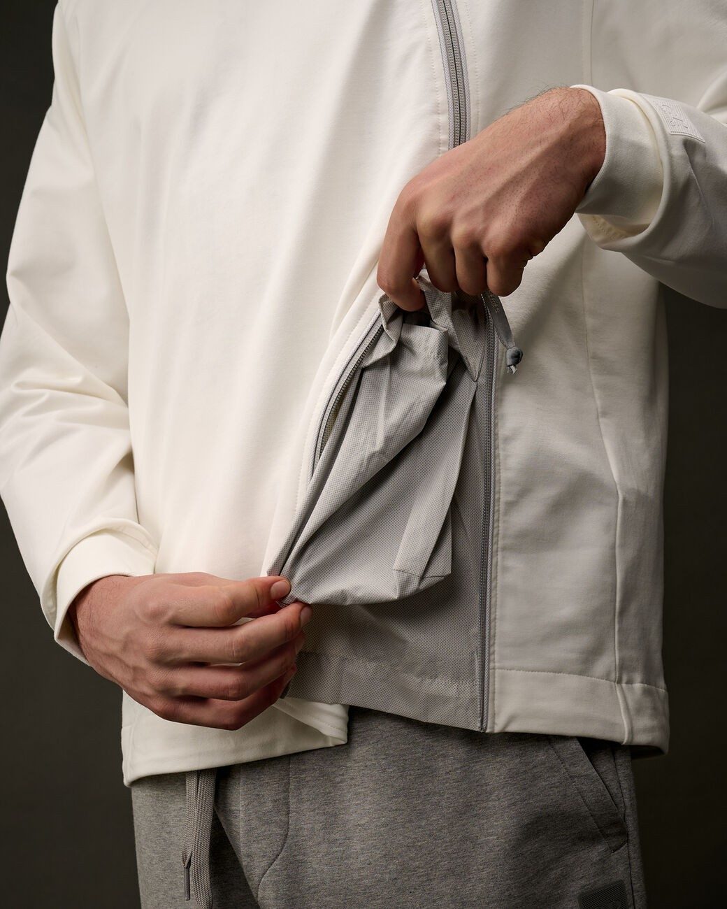 C.P. COMPANY - STRCH FLEECE MIXED ZIP CREW SWSH - GAUZE WHITE