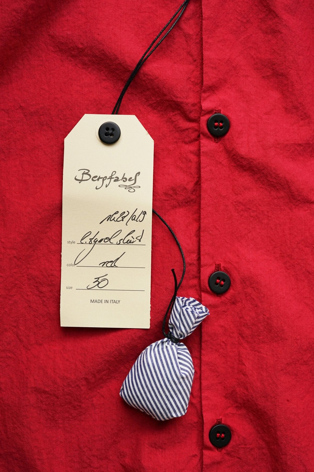 Bergfabel - LARGE TYROL SHIRT - RED