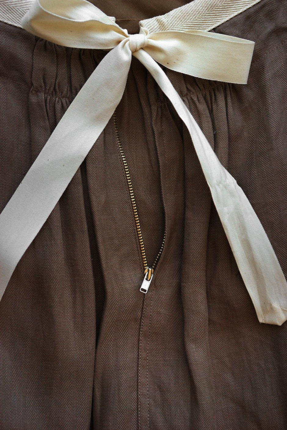 Nigel Cabourn woman - VINTAGE GATHERED SKIRT - LINEN HERRINGBONE - BEIGE