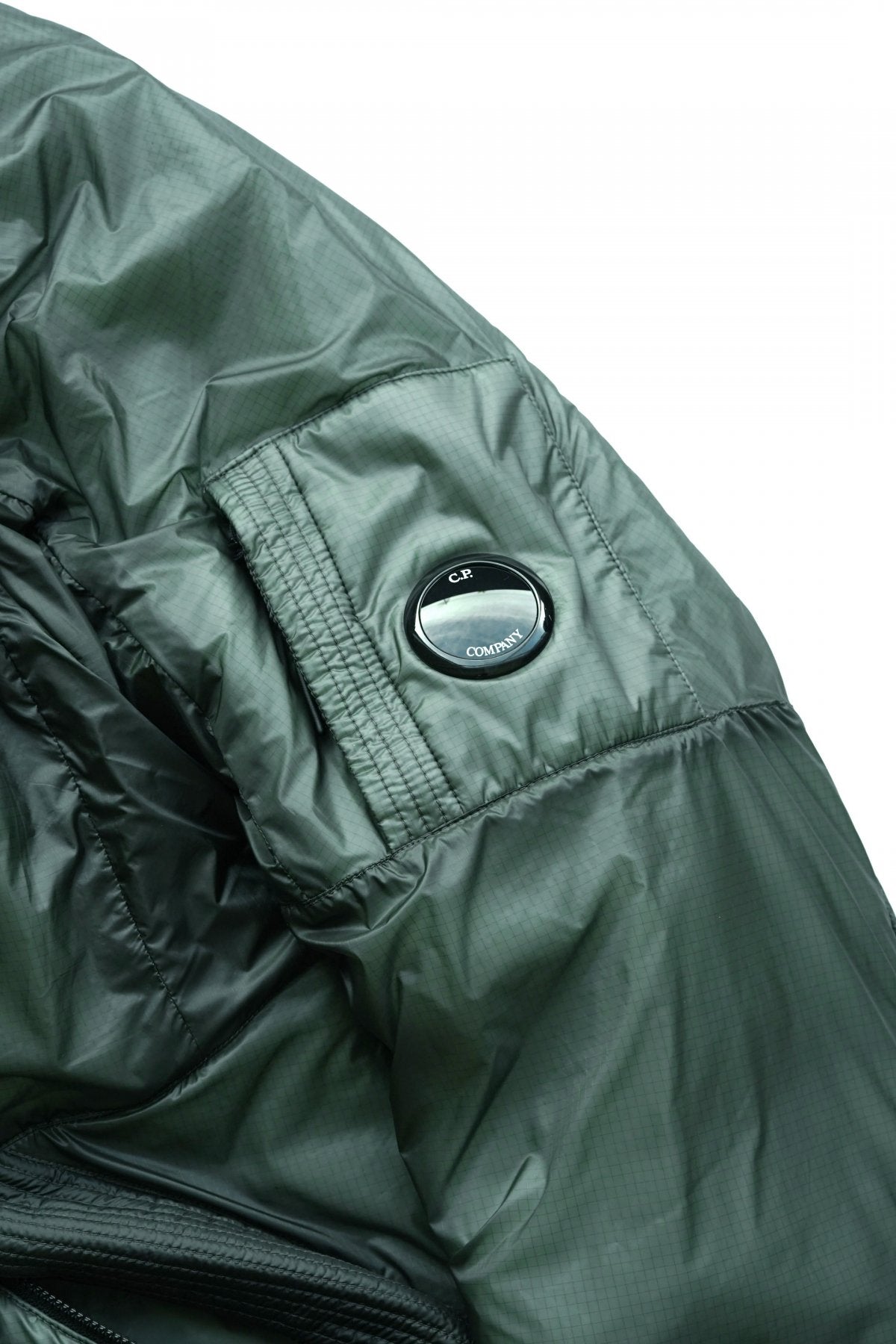 C.P. COMPANY - DD SHELL OUTLINE PRIMALOFT JACKET - MOON MIST