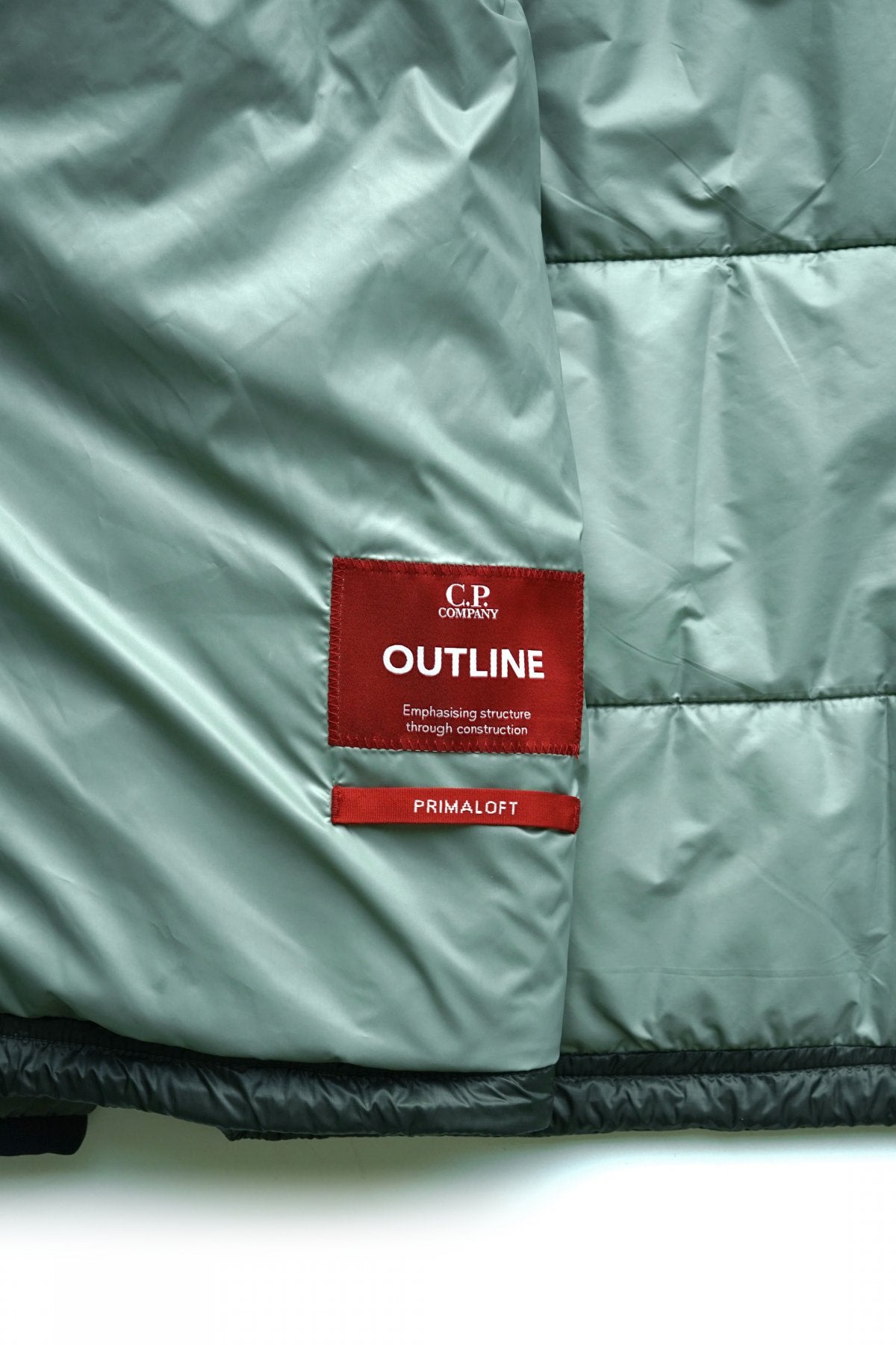 C.P. COMPANY - DD SHELL OUTLINE PRIMALOFT JACKET - MOON MIST