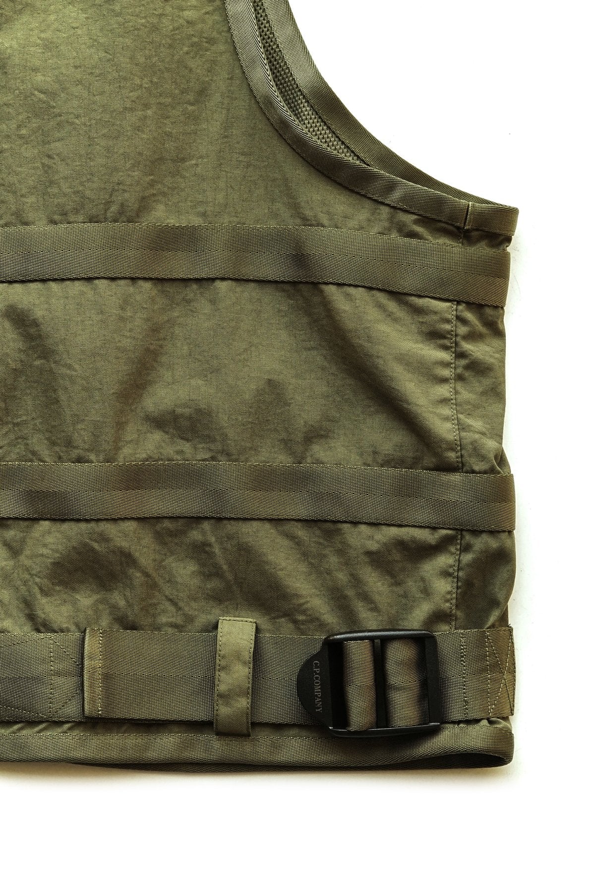 C.P. COMPANY - TAYLON P MIXED UTILITY VEST - BURNT OLIVE