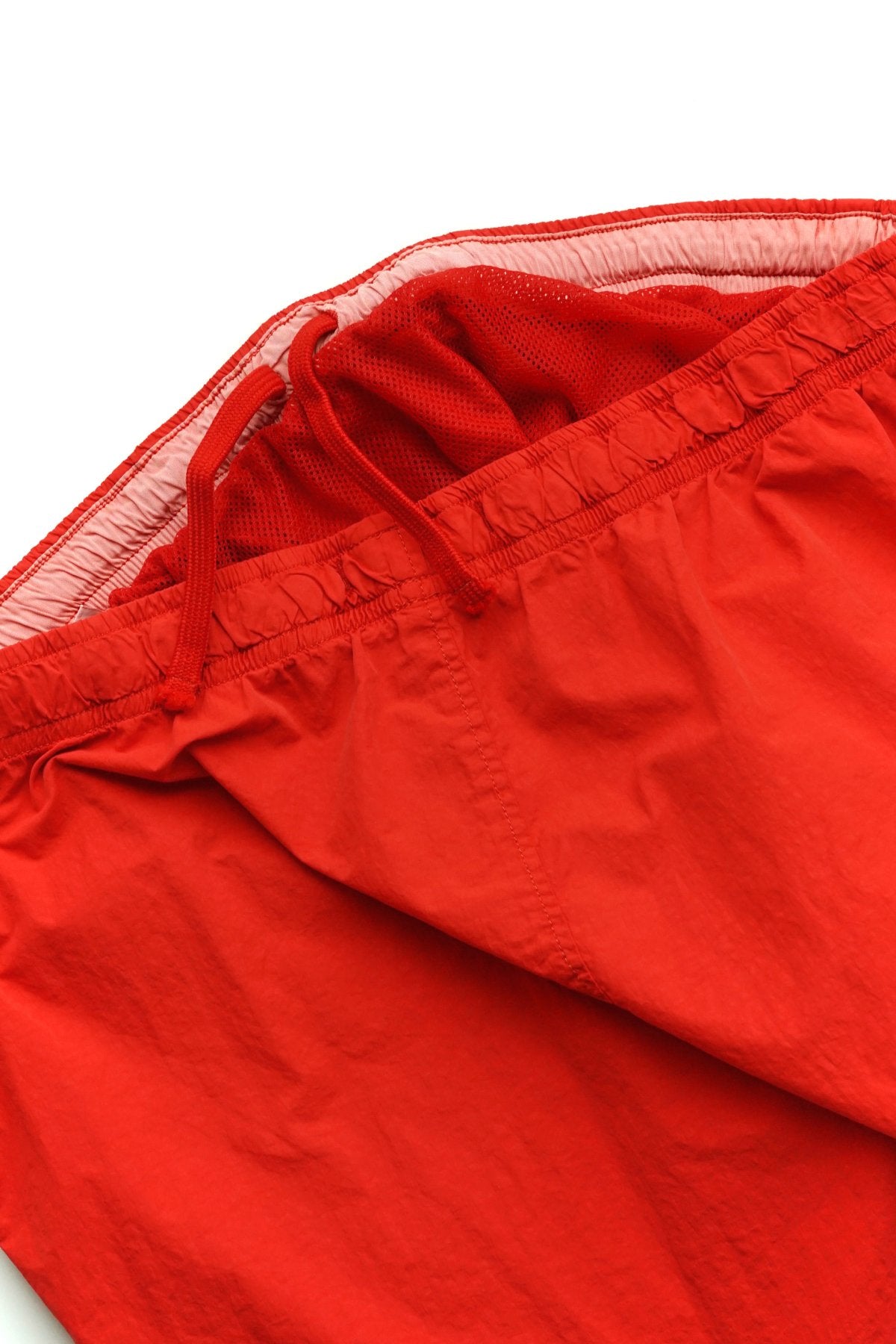 C.P. COMPANY - FLATT NYLON BEACH SHORTS - FIERY RED