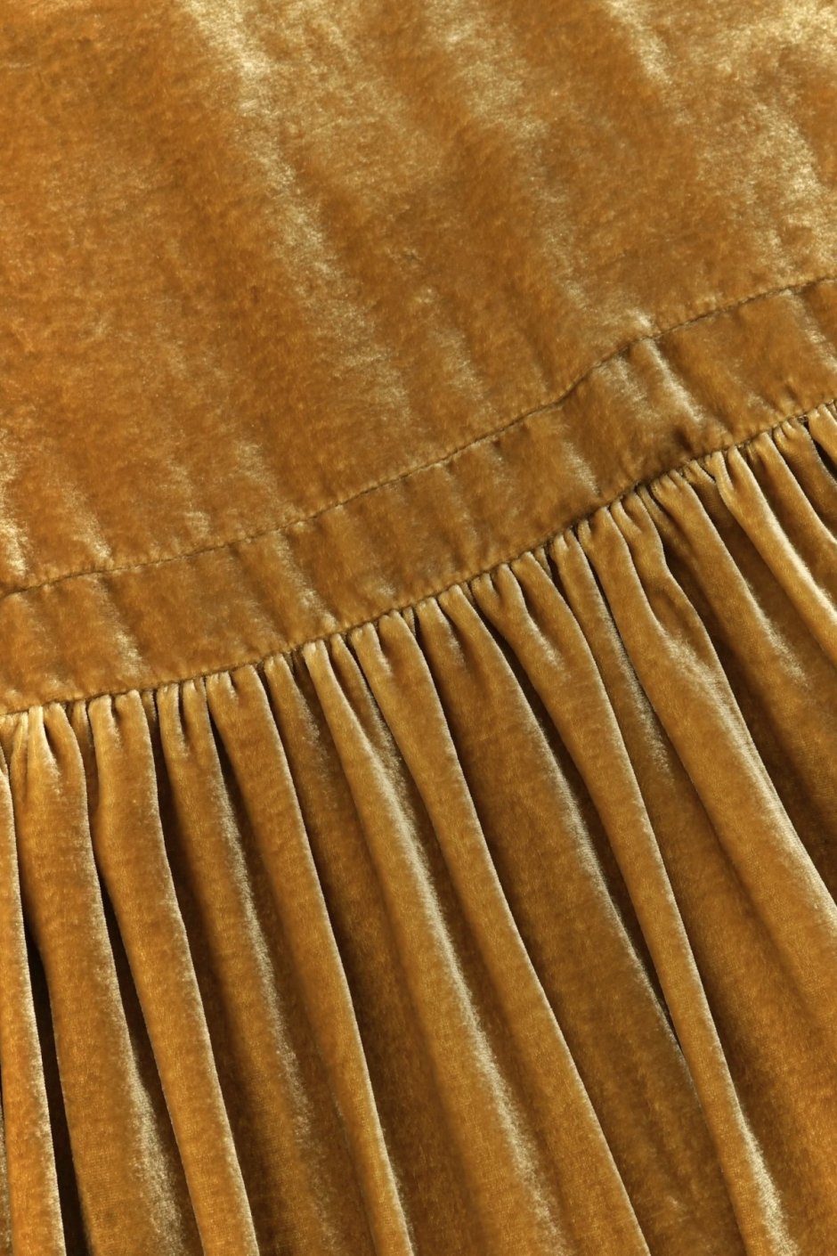 toogood - THE MURALIST DRESS - SILKY VELVET - OLD GOLD