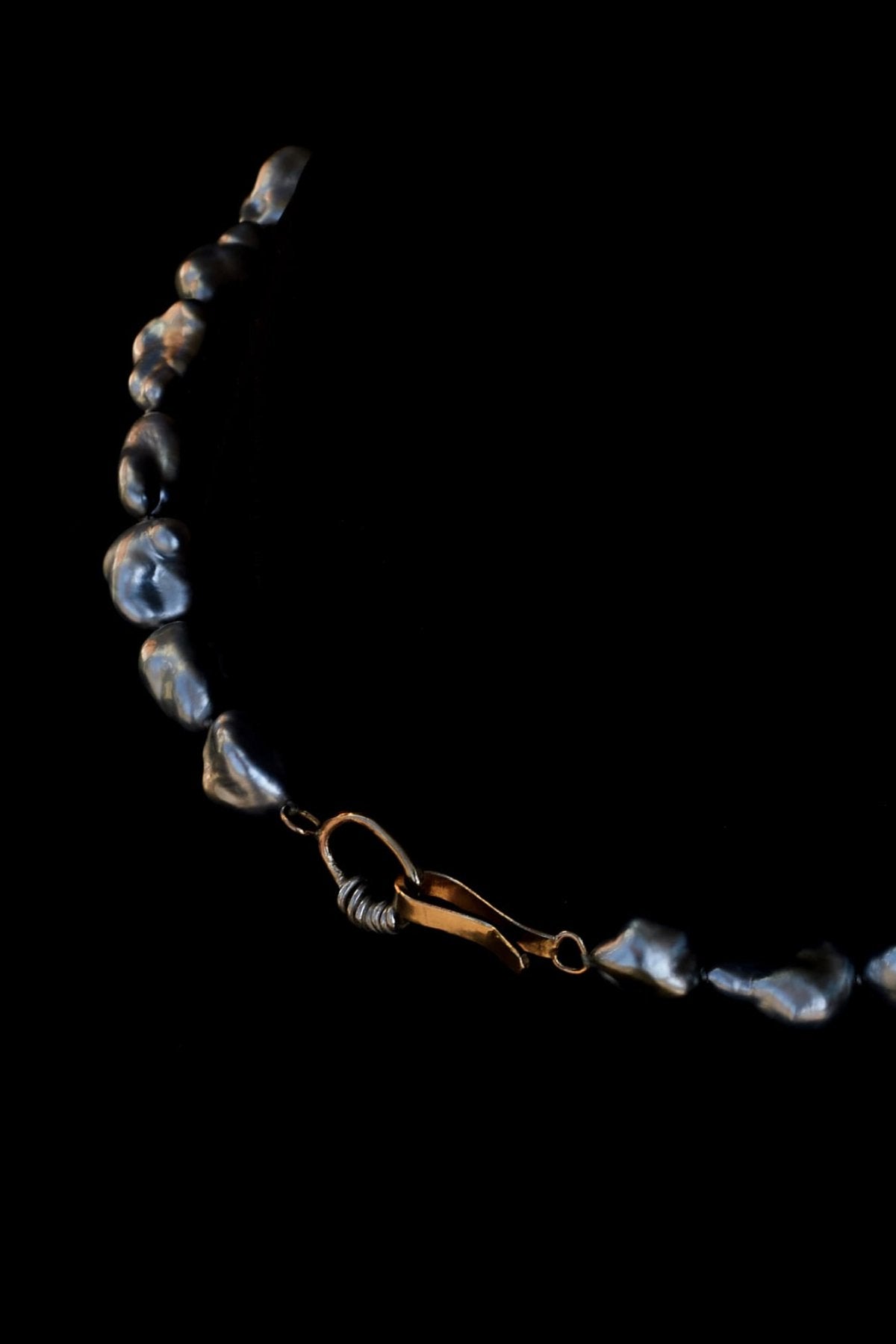 Mariko Tsuchiyama - Large Tahitian keshi pearl necklace - Grey