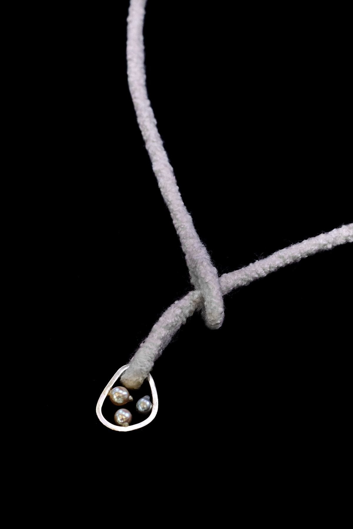 Mariko Tsuchiyama - Yarn necklace - Ivory