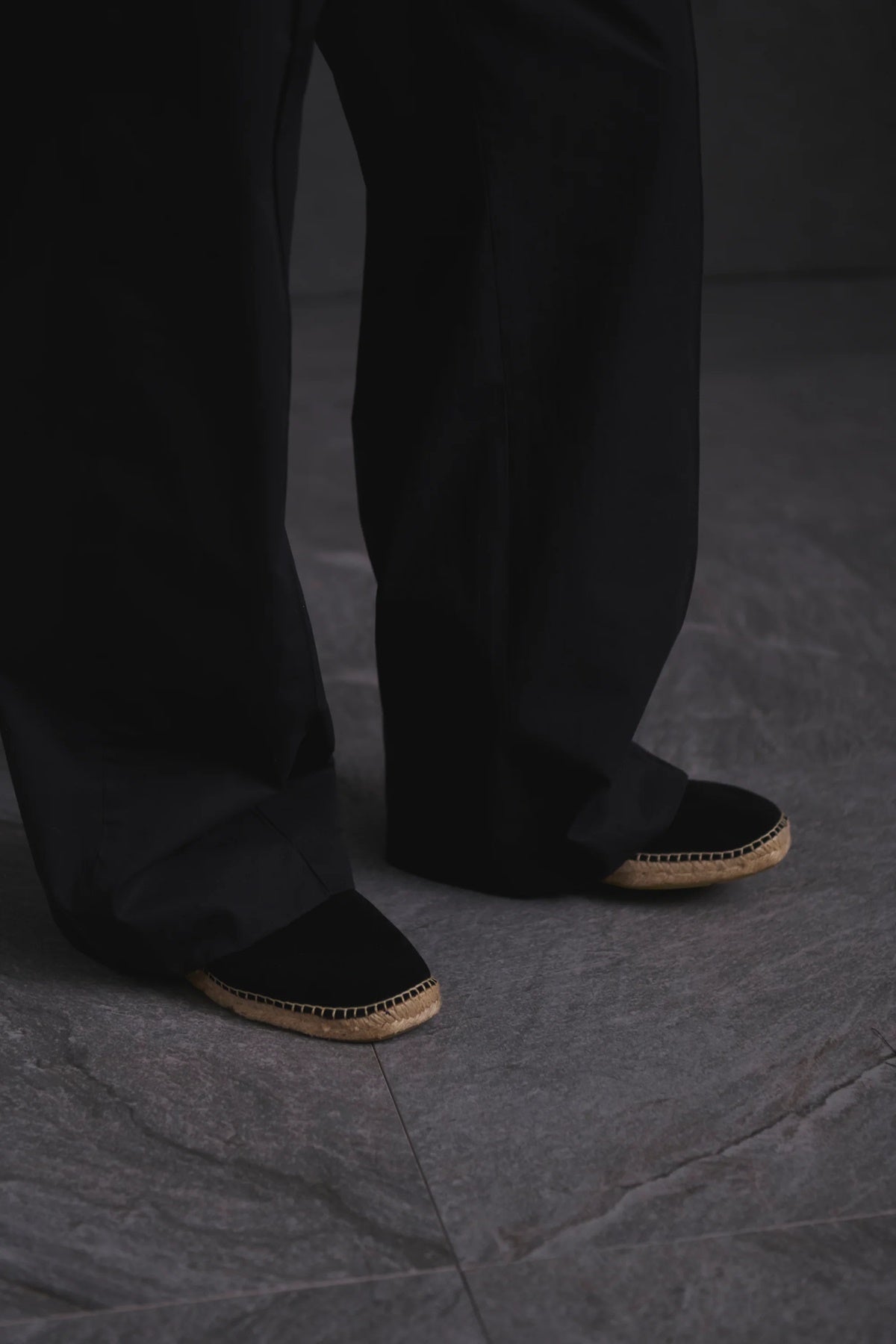 ○OLD JOE - DOUBLE-PLEATED BUGS TROUSER - ONYX