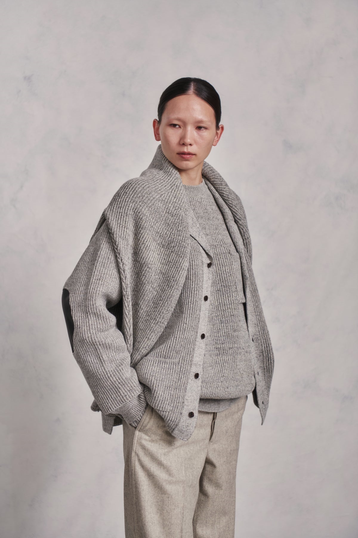 ○OLD JOE - BLENDED KEMPI WOOL RAPEL CARDY - PEWTER