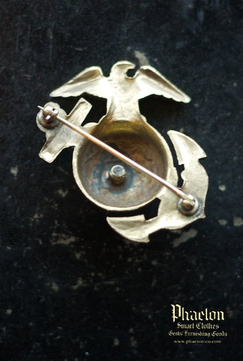 WW 2 US NAVY MILITARY BADGE - 010