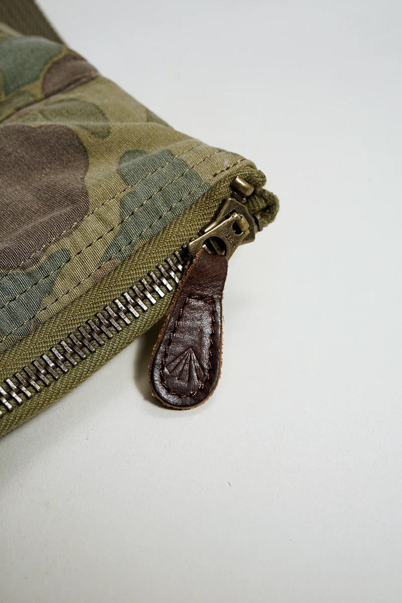 ◯ Nigel Cabourn - HELMET BAG DUCK HUNTER CAMO - GREEN