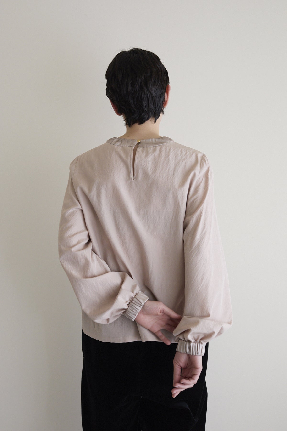 humoresque - puff sleeve pullover - nude