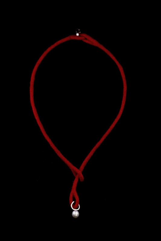Mariko Tsuchiyama - Yarn necklace - red currant