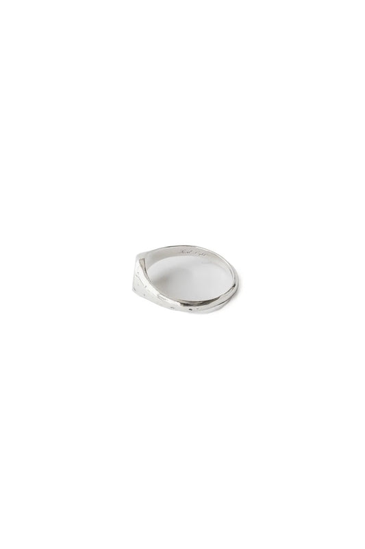 ○OLD JOE - NOVEL LIGHT (SMALL OVAL SIGNET RING / HAMMERED) - SILVER/BLACK FINISH