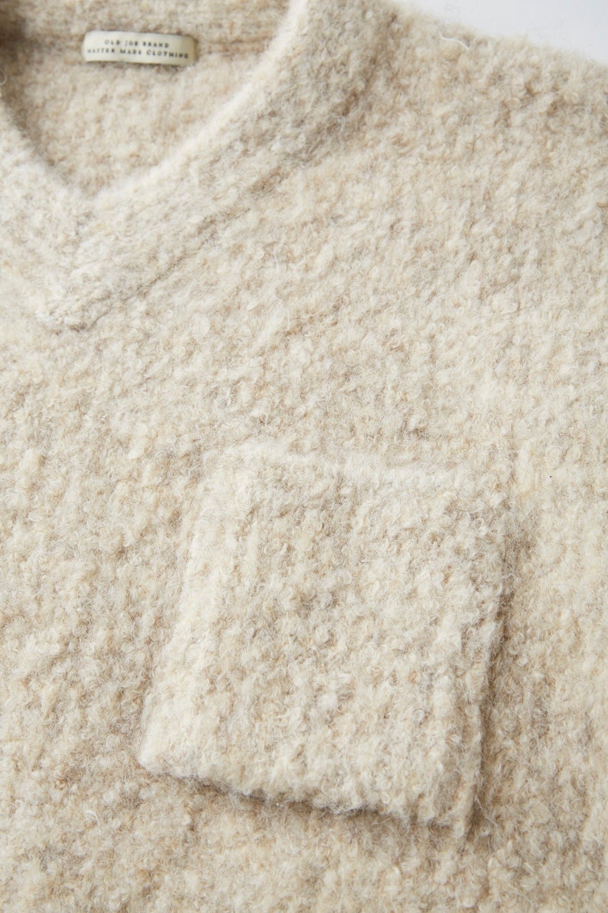 ○OLD JOE - BOUCLE ALPAKA VNECK SWEATER - IVORY