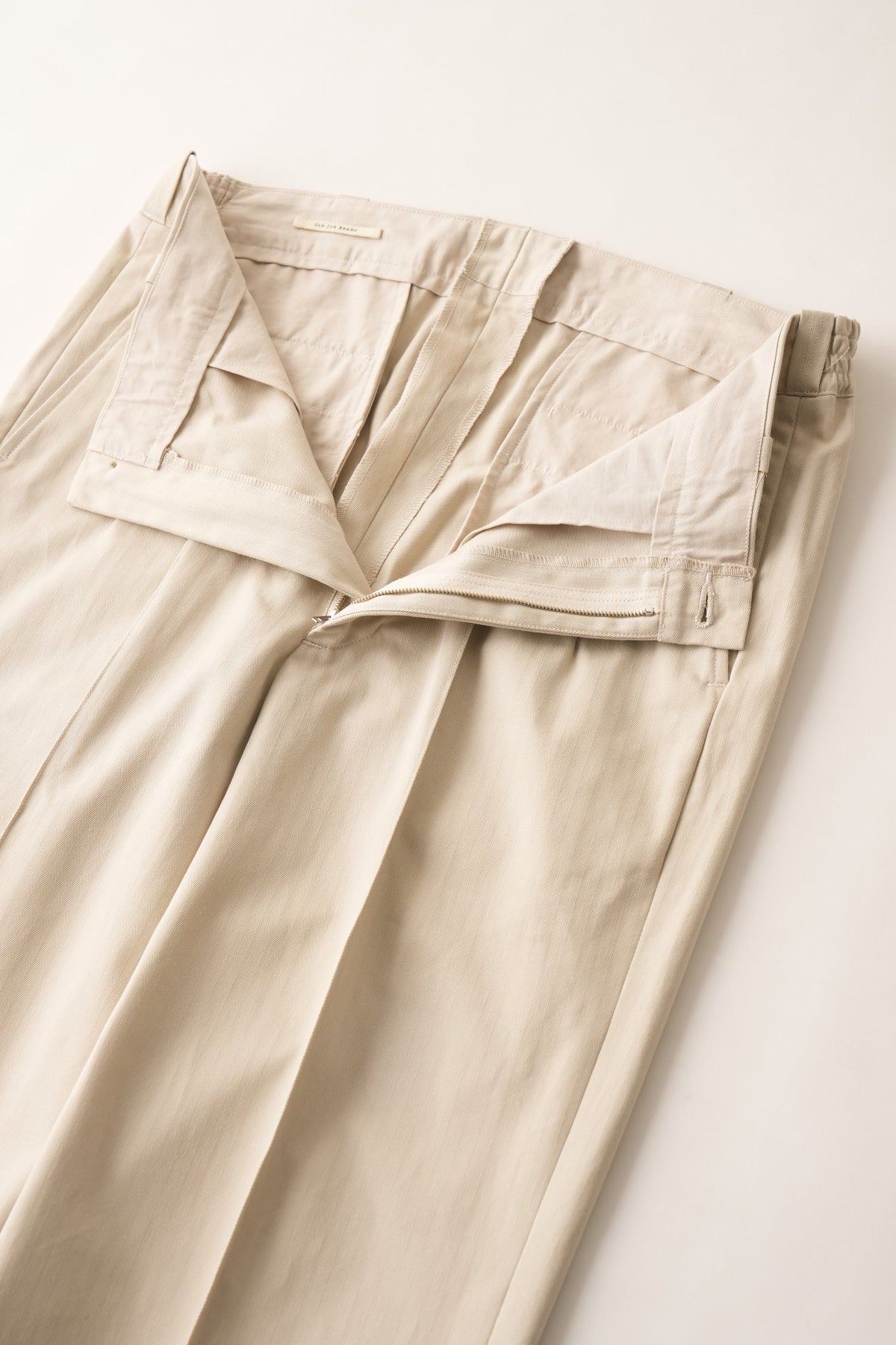 ○OLD JOE - FRONT TUCK ARMY TROUSER - BONE