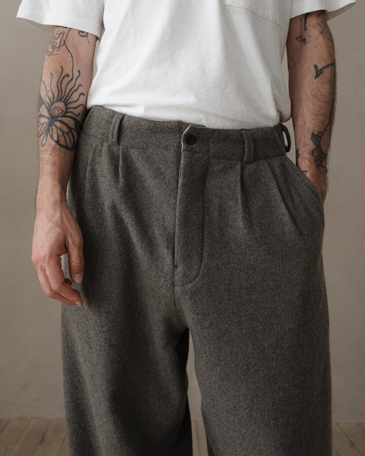 evan kinori - Two Pleat Pant - Brushed Wool/Cash. - Mid-Grey