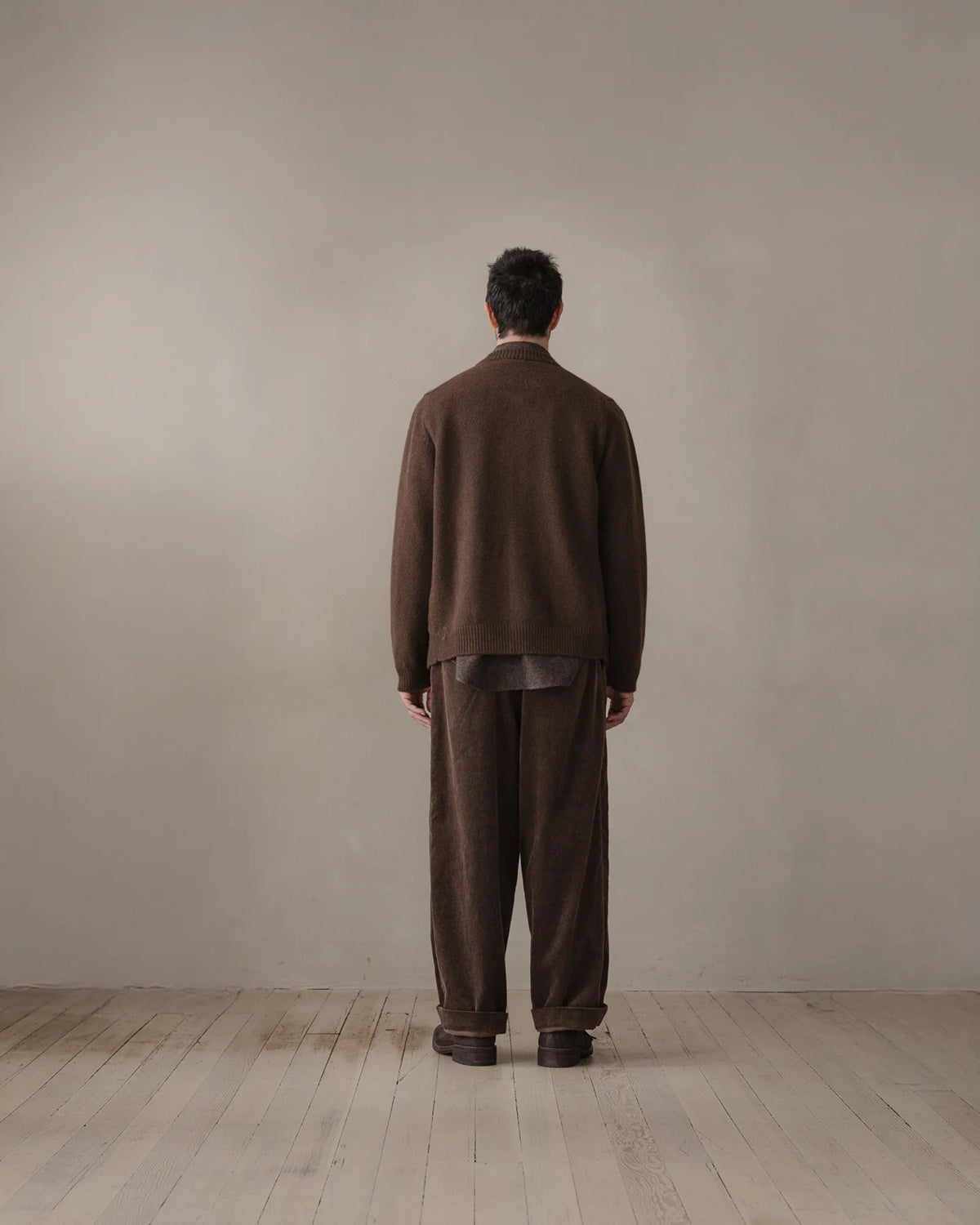 evan kinori - Crewneck Cardigan - Undyed Yak Wool - Dark Brown