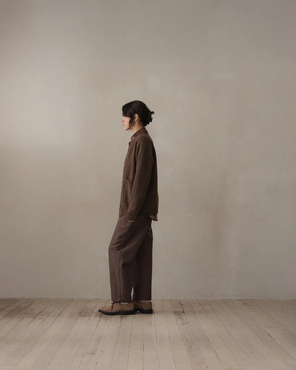 evan kinori - Crewneck Cardigan - Undyed Yak Wool - Dark Brown