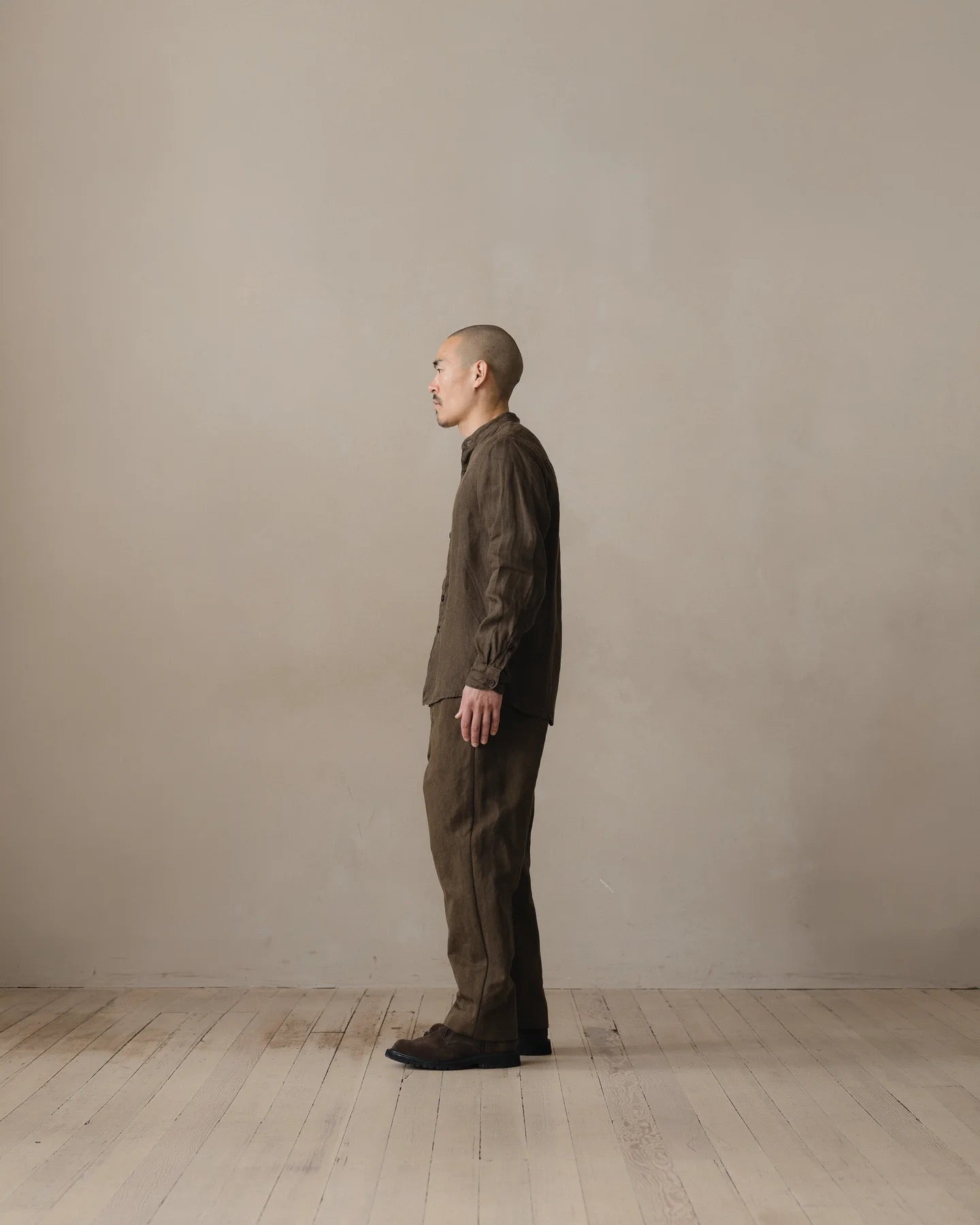 evan kinori - BAND COLLAR SHIRT - SUMI INK HEMP TWILL - DARK OLIVE
