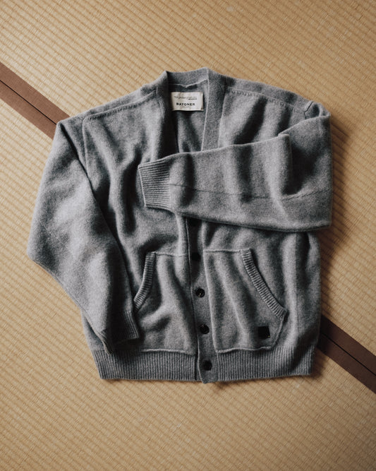 TOKYO DESIGN STUDIO New Balance - Cashmere 7G Cardigan - HEATHER GREY